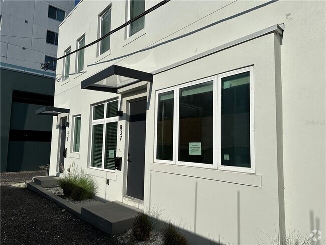 Building Photo - 837 Calla Terrace N Rental