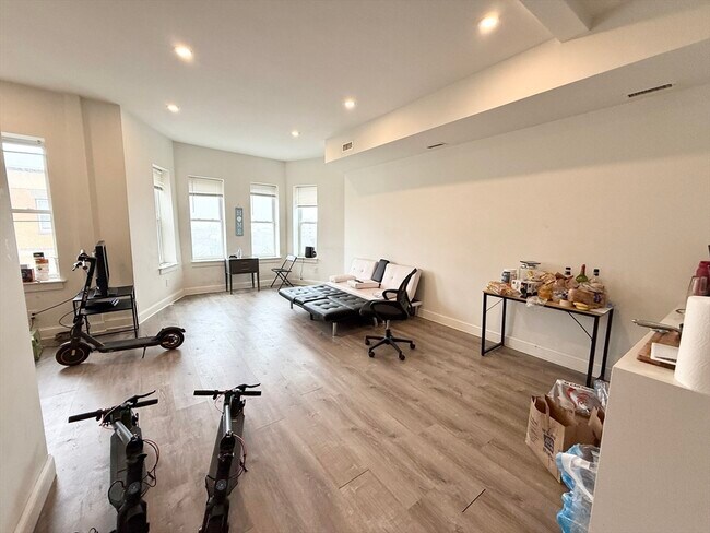 Photo - 301-305-305 Dudley St Unit 8