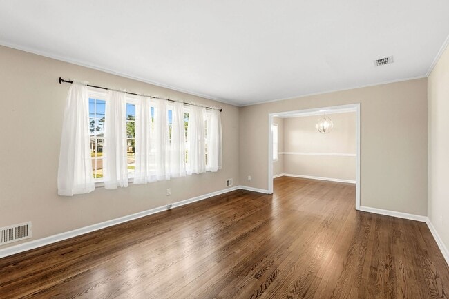 Photo - 311 Gardners Mill Ct