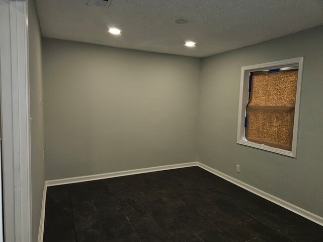 Photo - 2666 Supreme Ave