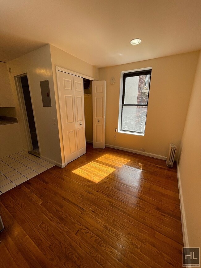 Photo - EAST 80 STREET Unidad 25