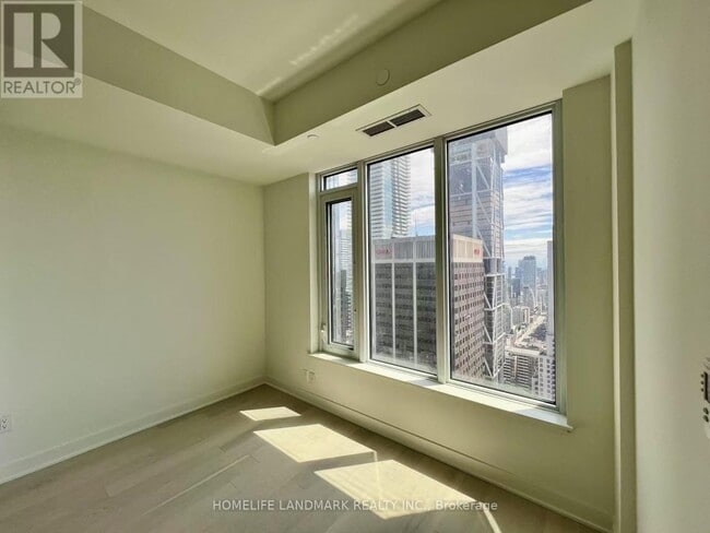 Photo - 11 Yorkville Ave Unit 4108