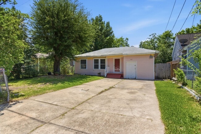 410 Live Oak St