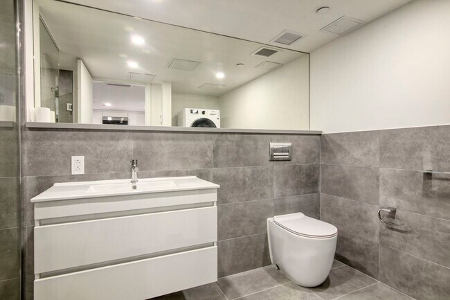 Photo - 3460 Rue Peel Unit 114