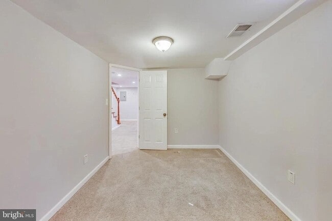 Photo - 1145 46th Pl SE