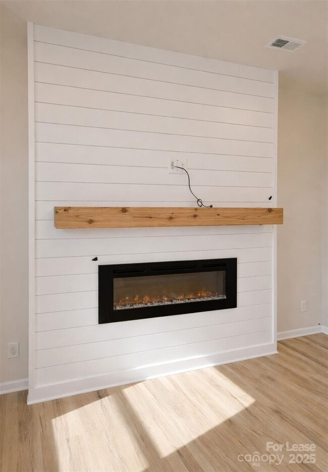 Photo - 5015 Weddington Rd