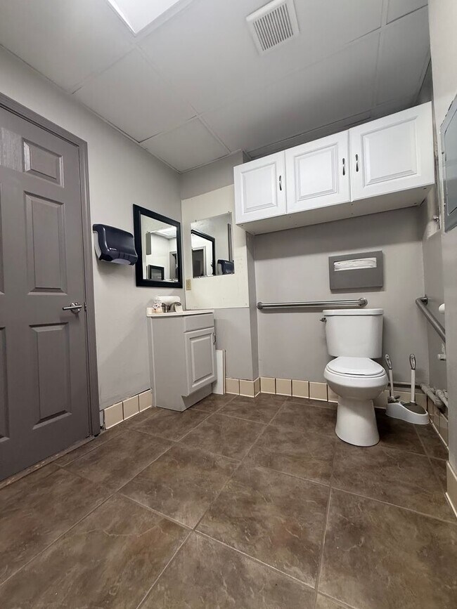 Photo - 518 Center St