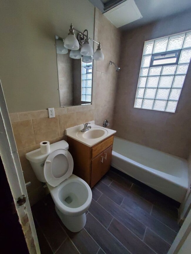 Photo - 3136 N 24th Pl Unit 3136 Lower
