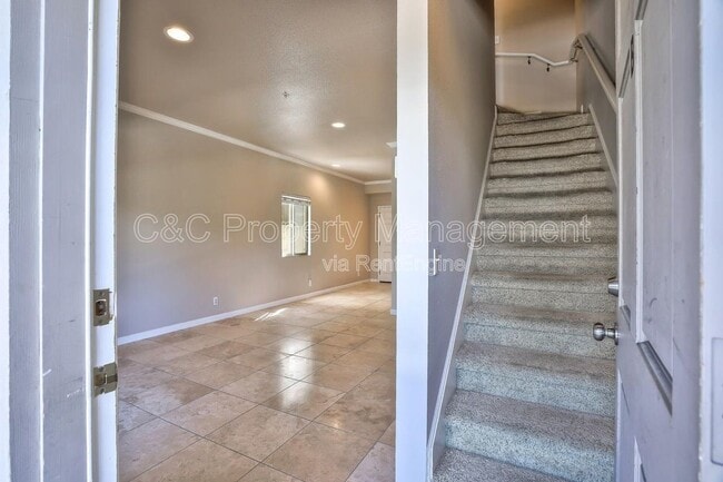 Photo - 815 Alice St