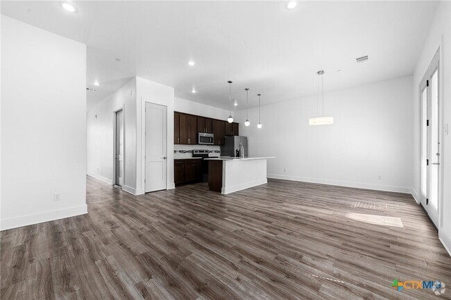 Building Photo - 6365 S 31st St Rental