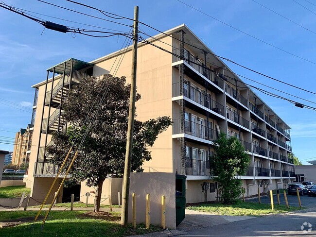 Building Photo - 2325 Elliston Pl Unit 409 Rental
