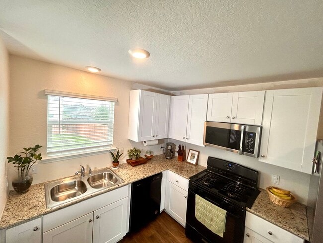 Photo - 15431 Shortwing