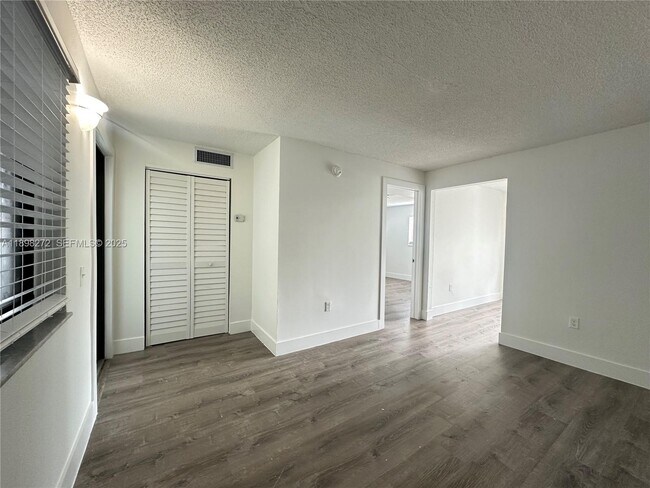 Photo - 529 SW 4th St Unit 204