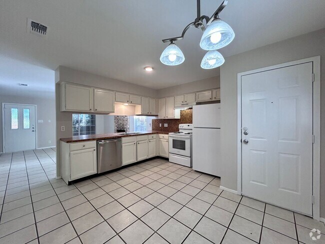 Building Photo - 1707 Waterloo Tr Unit A Rental