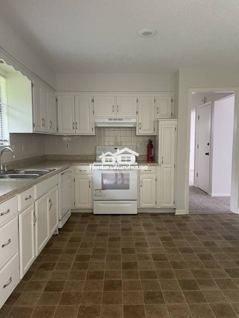 Photo - 5015 Belmeade Rd
