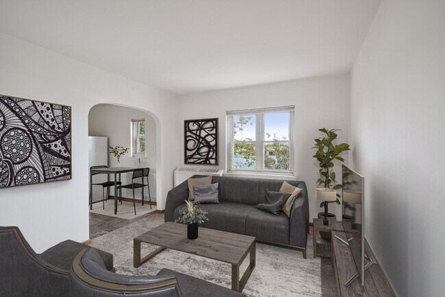 Photo - Spacious Top-Floor 1BR on Beautiful Iris P... Unidad 27
