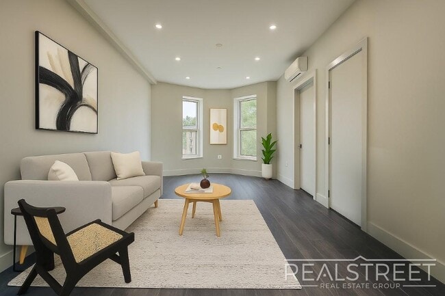 Building Photo - NEW 1 Bed in Prospect Park South! Rental