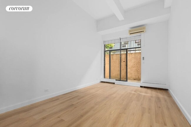 Building Photo - 352 E 62nd St Rental