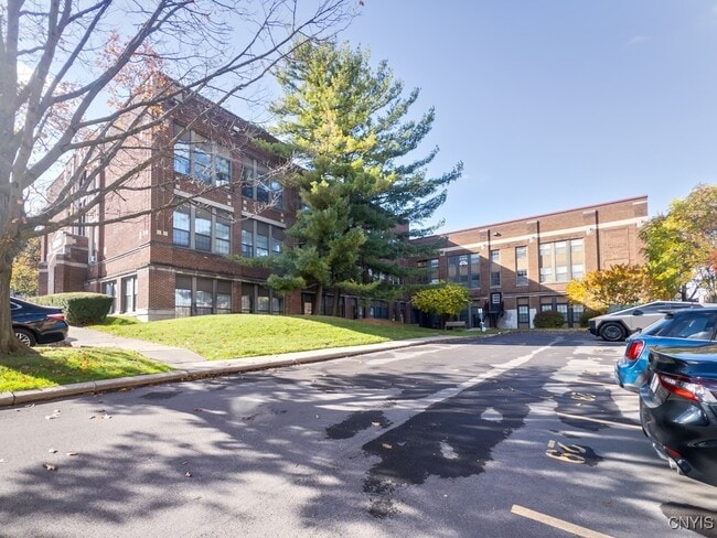 Photo - 917 Madison St