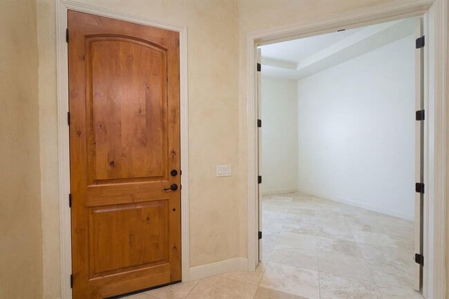 Photo - 104 Cedar Glen Cove