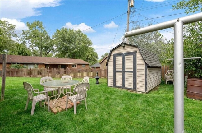 Photo - 140 Redbud Dr