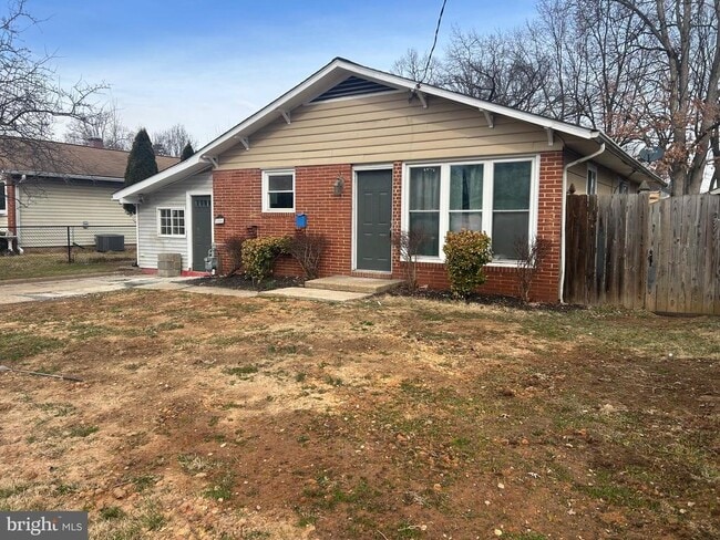 Building Photo - 1006 Fairway Ave