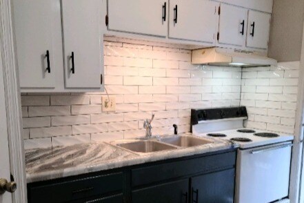 301 #4 - Holly Apartments