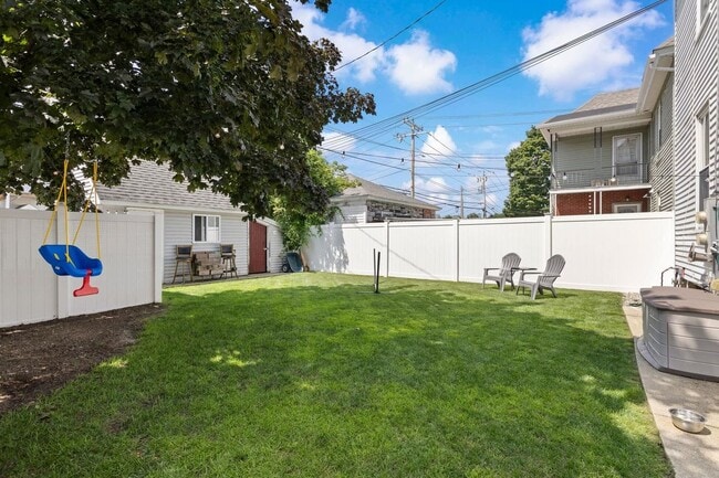 Photo - 616 Hevey St