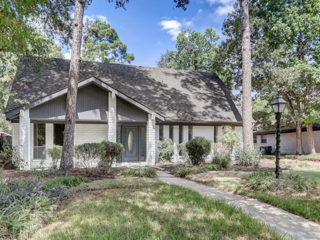 Photo - 1951 Round Spring Dr