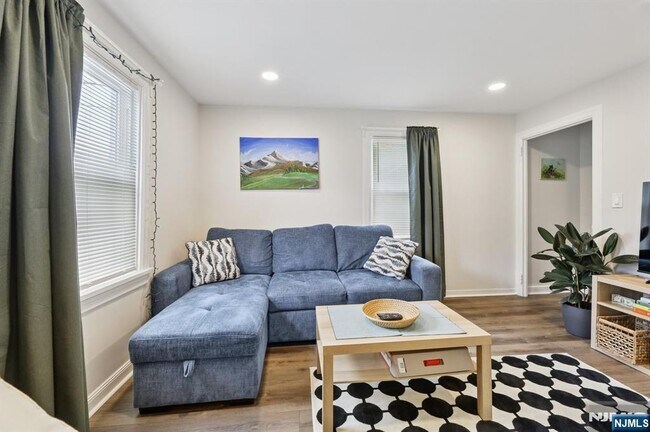 Photo - 567 S Broad St