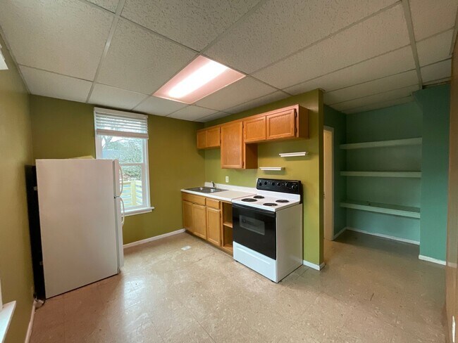 Photo - Studio in Unique Victorian House in Lettered Streets Unit #6