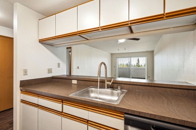 Photo - Daniels Apartments