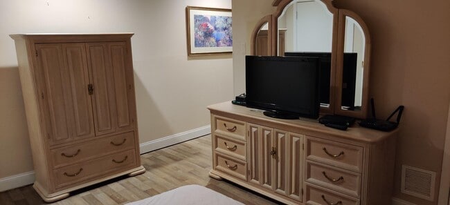 Photo - 7900 Old York Rd