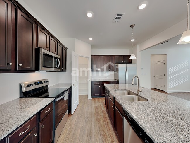 Photo - 7062 Creeksong Dr