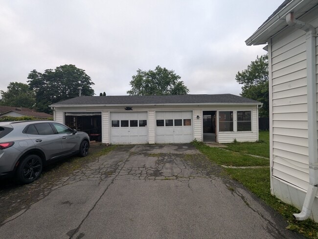 Photo - 218 Alaska St