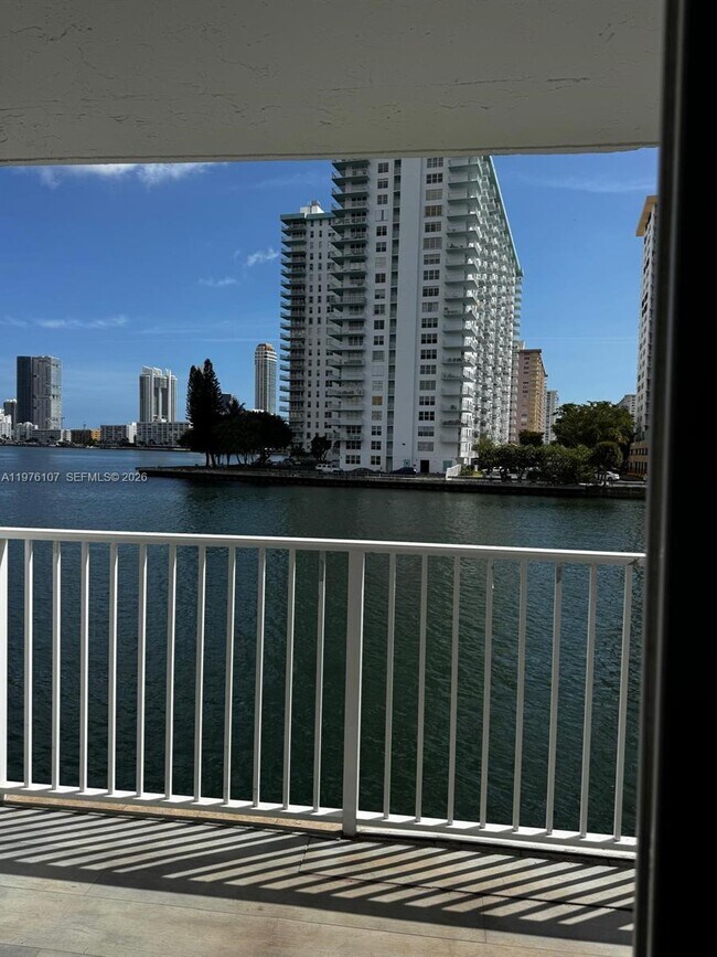 Photo - 4000 NE 170th St Unit 206