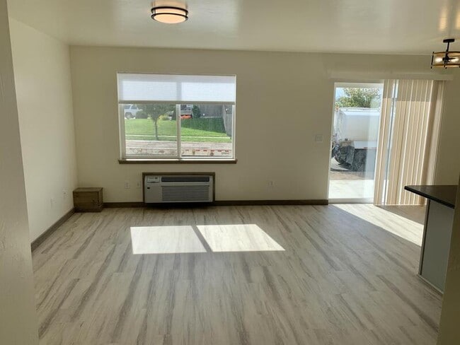 Photo - 3355 Blackbird Wy