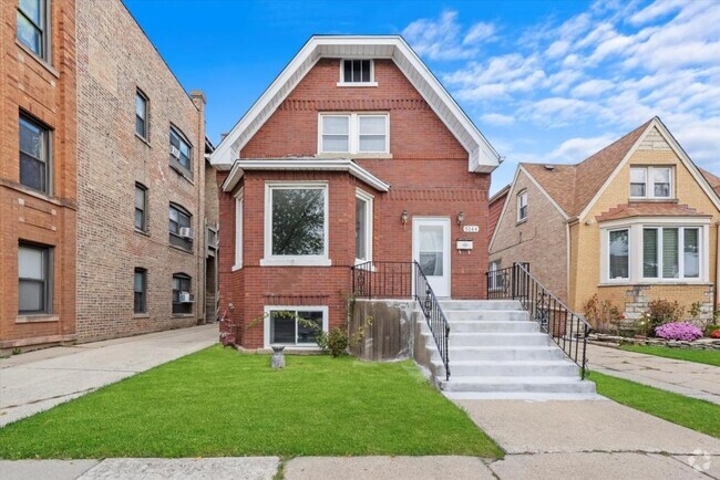 Building Photo - 3 bedroom in Chicago IL 60641 Unit 1 Rental