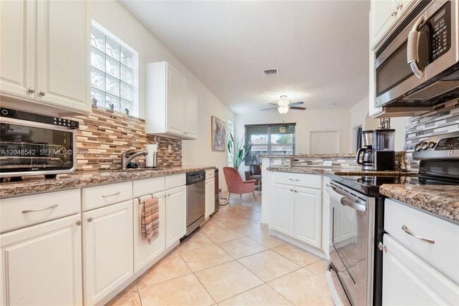 Photo - 21471 SW 89th Ct
