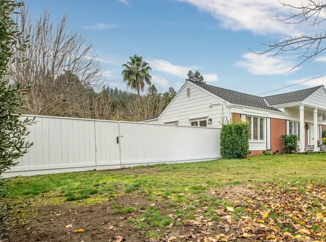 Photo - 1819 Cedar St