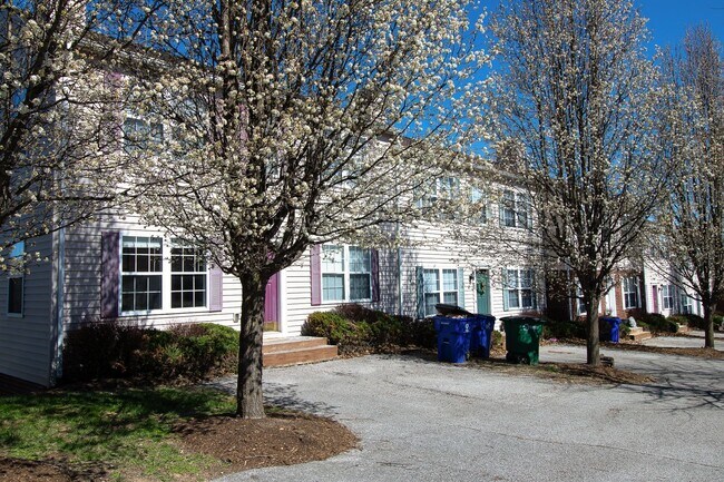 Photo - 1055 Oak Tree Blvd NW