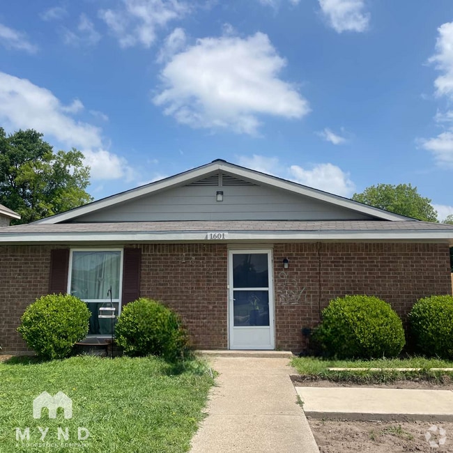 Building Photo - 1601 Cardinal Dr Rental