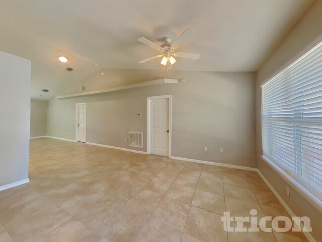 Photo - 23183 Burlingame Ave