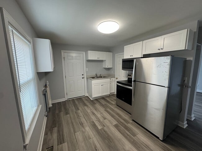 Photo - AVAILABLE TO SHOW!