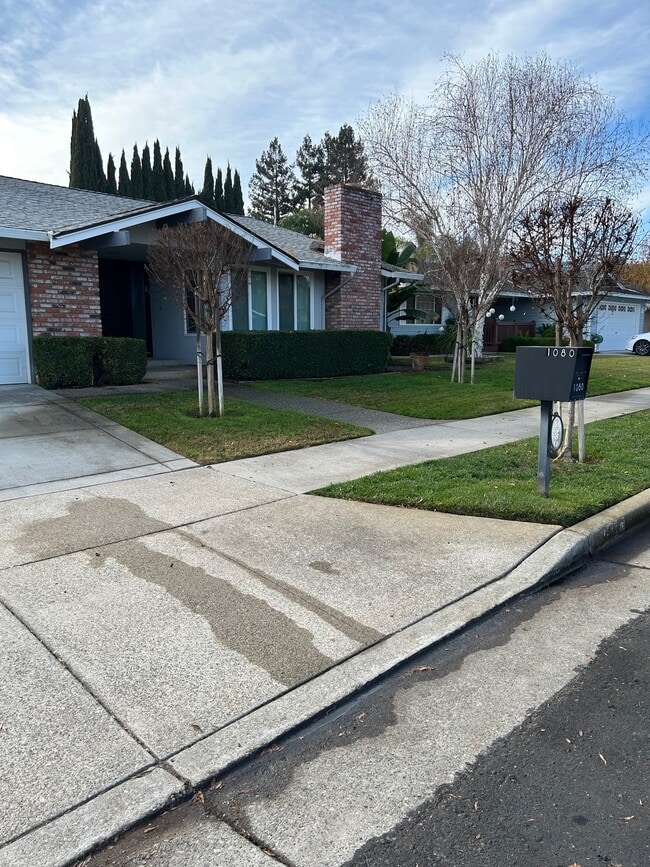 Photo - 1080 Ayer Dr