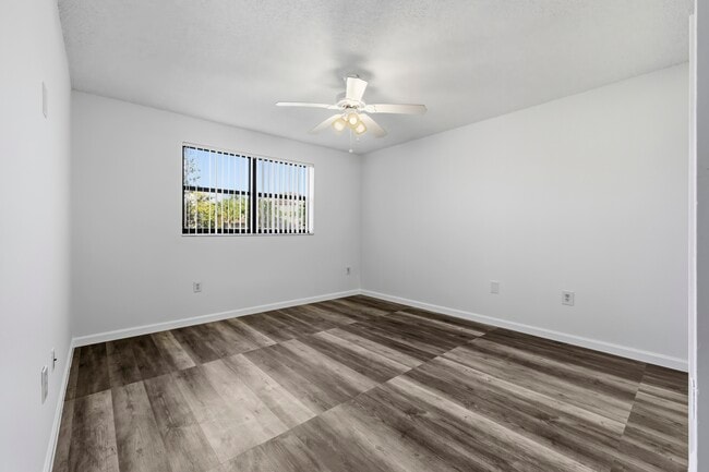 Photo - 9877 Nob Hill Ct Unidad 9877