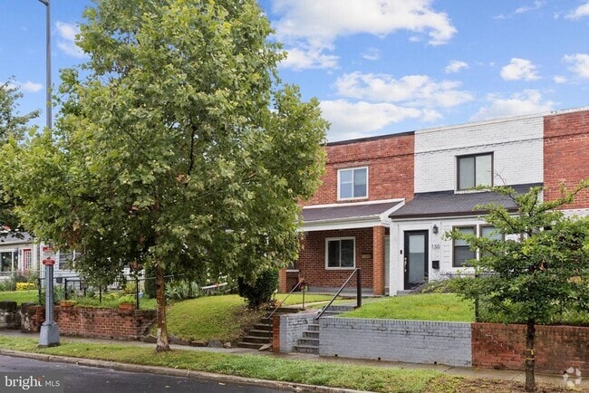 Building Photo - 128 33rd St NE Rental