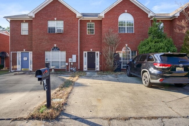 Photo - 4 Bedroom 2 Bath Townhouse in Pelham