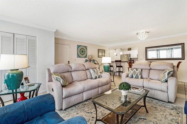 Photo - 760 SE 2nd Ave Unit H106