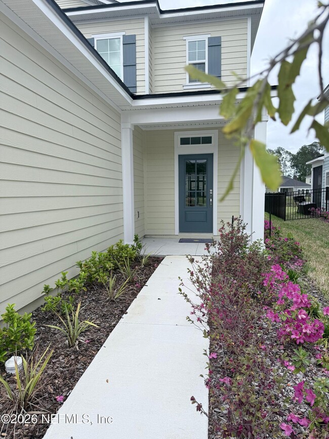 Photo - 523 Farmfield Dr